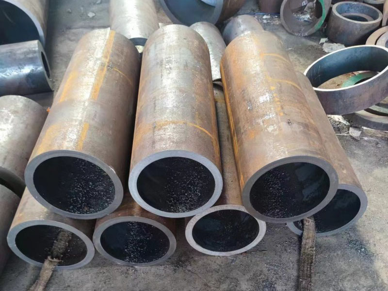 白云矿区12Cr1MovG无缝钢管切割